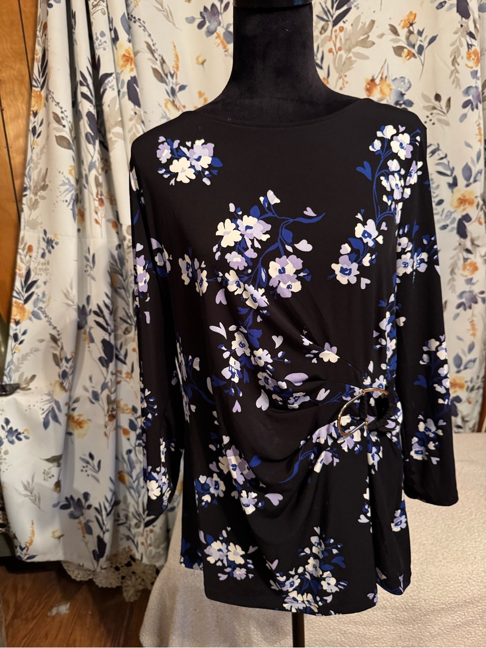 Liz Claiborne Top with Subtle Blue Accent B 1
